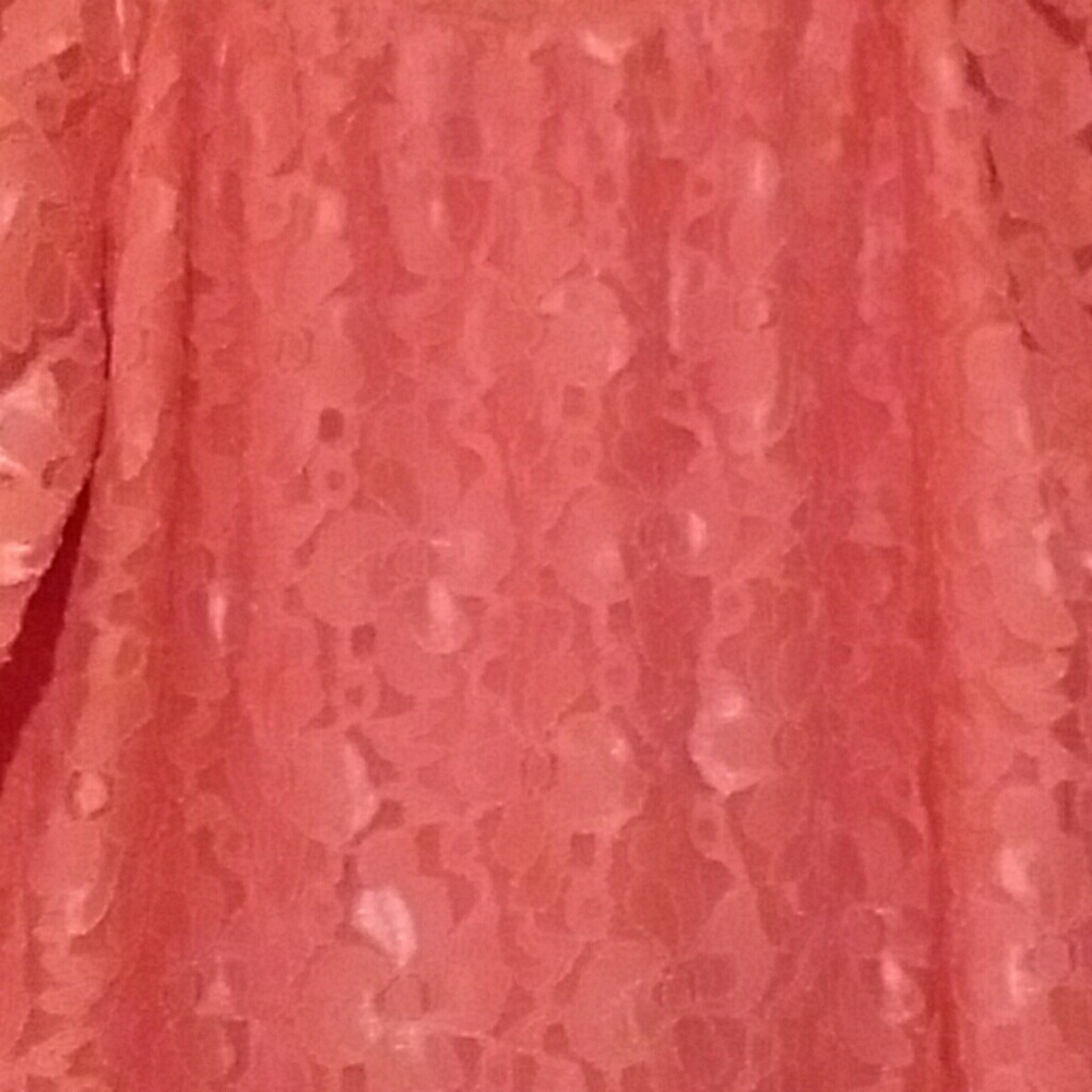2Tee COUTURE, GORGEOUS LACE DRESS - Picture 2 of 3